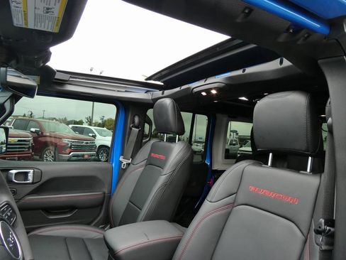 Used 2024 Jeep Wrangler Unlimited Rubicon w/ Technology Group image 20