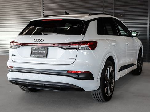 Used 2024 Audi Q4 e-tron Premium Plus w/ Premium Plus image 17