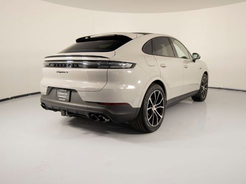 New 2026 Porsche Cayenne S image 7