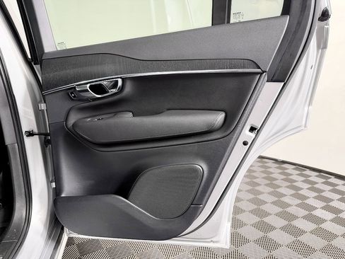 Used 2020 Volvo XC90 T6 Momentum w/ Protection Package Premier image 47