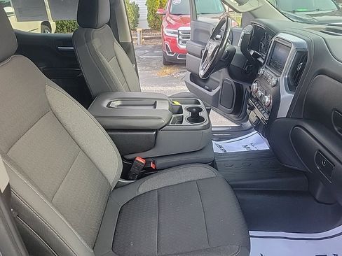 Used 2020 GMC Sierra 1500 SLE w/ SLE Value Package image 25