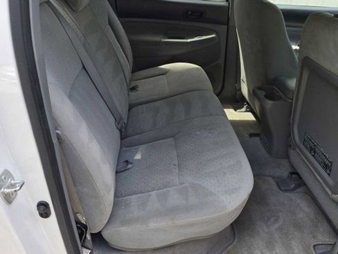 Used 2006 Toyota Tacoma PreRunner RWD image 32