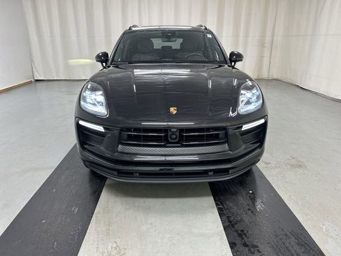 Used 2023 Porsche Macan AWD/4WD image 3