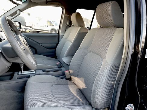 Used 2015 Nissan Frontier SV w/ SV Value Truck Package image 12