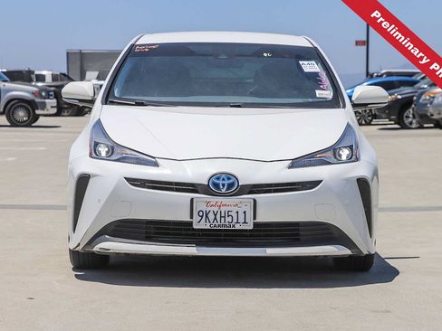 Used 2020 Toyota Prius LE FWD image 2