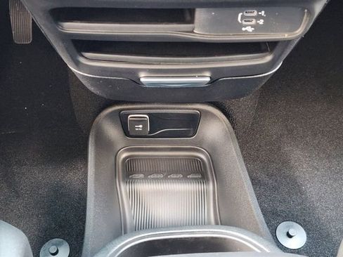 New 2026 Chrysler Pacifica Select image 15