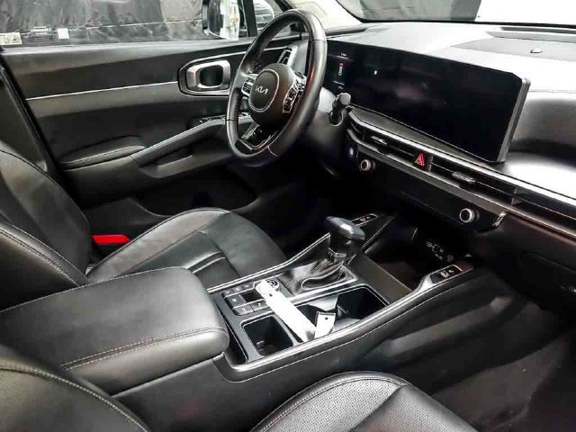 Used 2024 Kia Sorento S FWD image 27