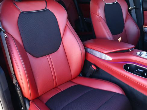 Used 2023 Genesis GV70 2.5T w/ Sport Prestige Package image 18