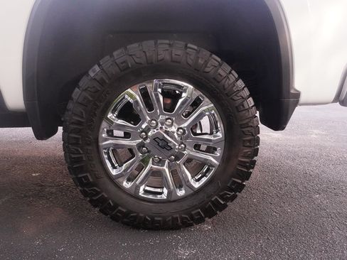 Used 2025 Chevrolet Silverado 2500 LTZ w/ LTZ Convenience Package AWD/4WD image 33