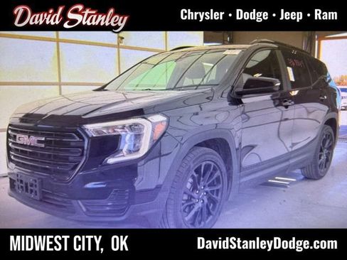 Used 2023 GMC Terrain SLE w/ Driver Convenience Package image 1