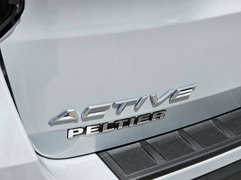Used 2025 Ford Explorer Active RWD image 8