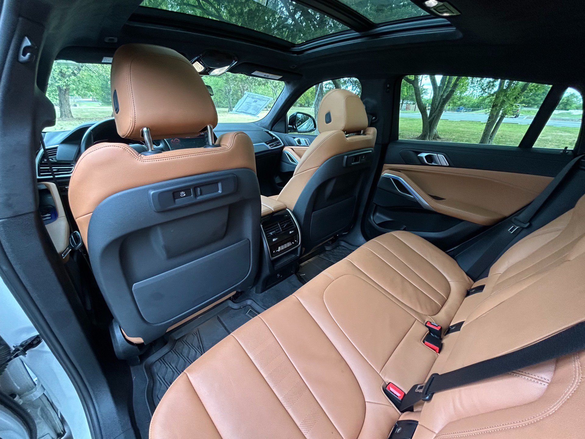 Used 2022 BMW X6 xDrive40i w/ Premium Package AWD/4WD image 13