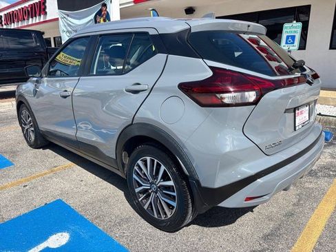 Used 2021 Nissan Kicks SV FWD image 3