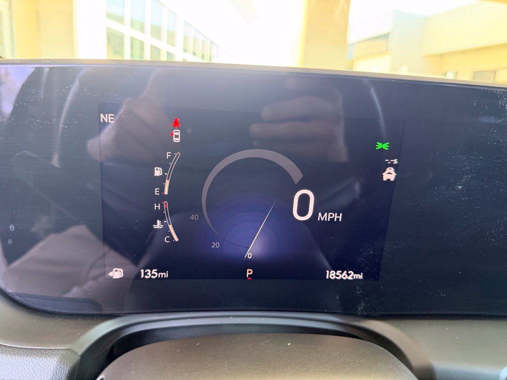 Used 2025 Buick Encore GX Preferred w/ Comfort Package FWD image 39