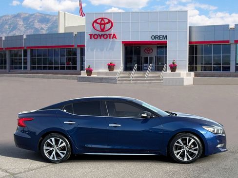 Used 2017 Nissan Maxima 3.5 SV FWD image 3