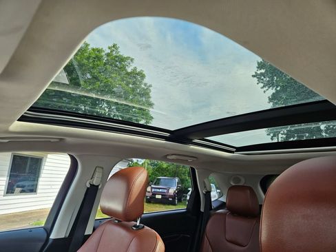Used 2015 Ford Edge Titanium w/ Equipment Group 301A FWD image 17