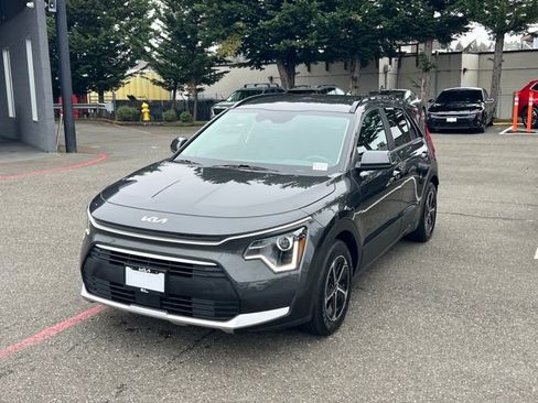 Certified 2023 Kia Niro EX image 3