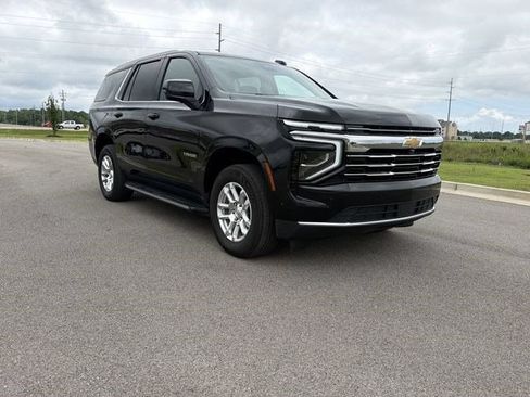 Used 2021 Chevrolet Tahoe High Country w/ Premium Package AWD/4WD image 7
