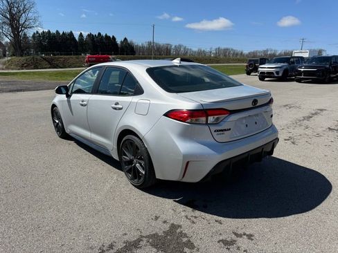 Used 2024 Toyota Corolla SE image 8