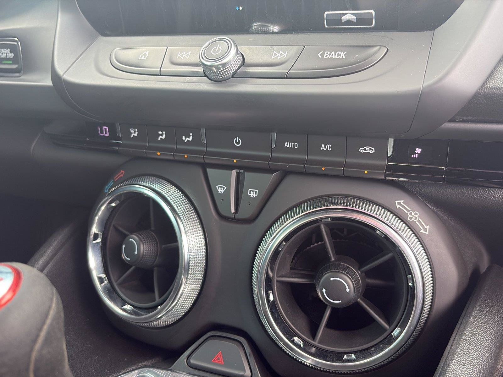 Used 2018 Chevrolet Camaro SS RWD image 17
