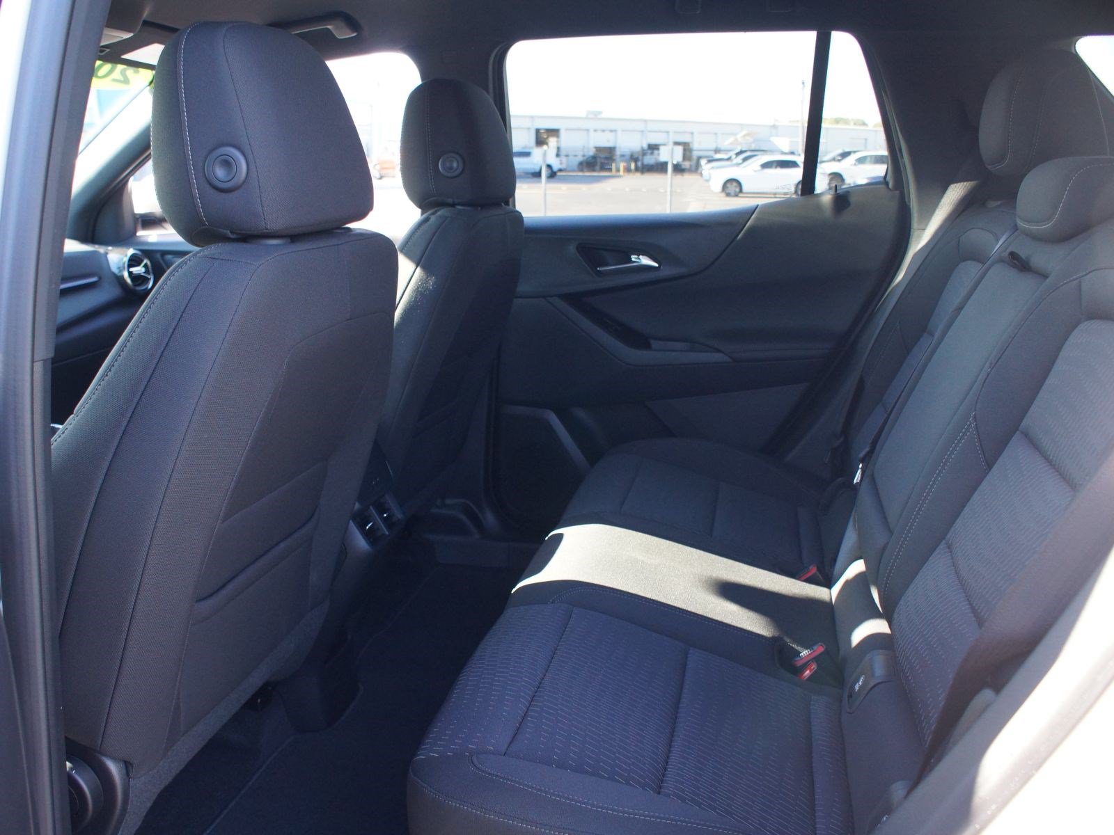 Used 2026 Chevrolet Equinox LT w/ Safety and Technology Package FWD image 13