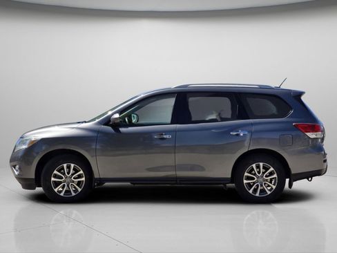 Used 2016 Nissan Pathfinder SV AWD/4WD image 16