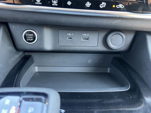 Used 2023 Nissan Rogue SV FWD image 6