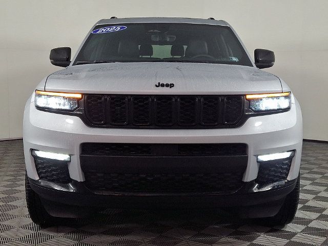 Used 2025 Jeep Grand Cherokee L Limited w/ Black Appearance Package AWD/4WD image 5