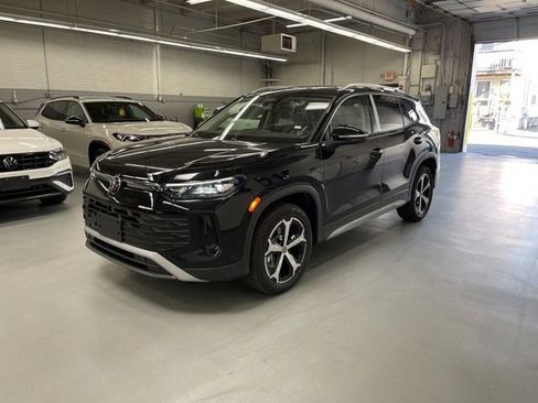 New 2026 Volkswagen Tiguan SE image 1