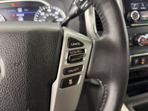 Used 2021 Nissan Titan SL w/ Moonroof Package AWD/4WD image 39