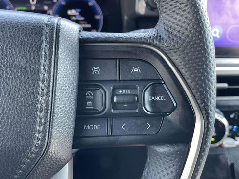 Used 2025 Toyota Tacoma Limited AWD/4WD image 30