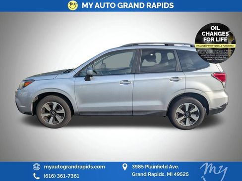 Used 2017 Subaru Forester 2.5i Premium AWD/4WD image 2