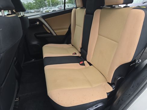 Used 2016 Toyota RAV4 XLE w/ Convenience Package FWD image 12