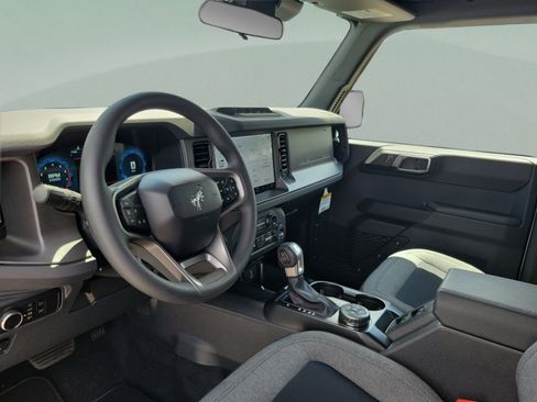 New 2025 Ford Bronco 4-Door w/ Sasquatch Package AWD/4WD image 16