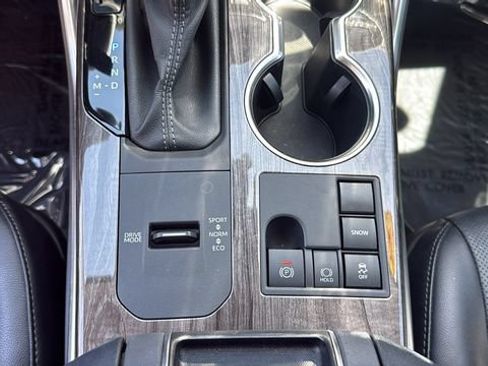Used 2023 Toyota Highlander Platinum FWD image 26