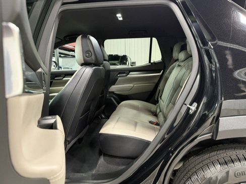 Certified 2025 GMC Terrain Elevation w/ Elevation Premium Package AWD/4WD image 8