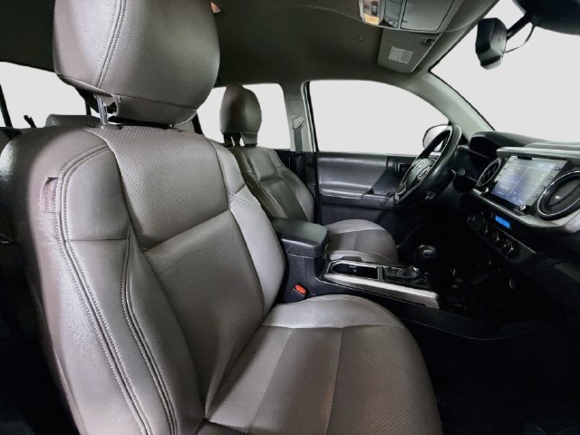 Used 2023 Toyota Tacoma SR5 w/ Technology Package RWD image 28