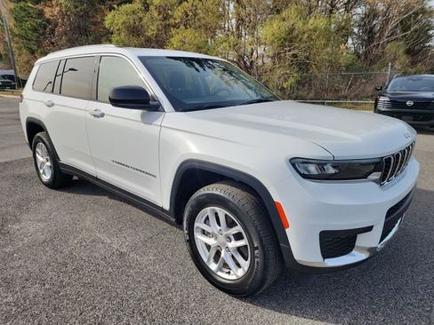 Used 2023 Jeep Grand Cherokee L Laredo image 7