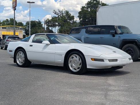 Used 1996 Chevrolet Corvette Coupe RWD image 2
