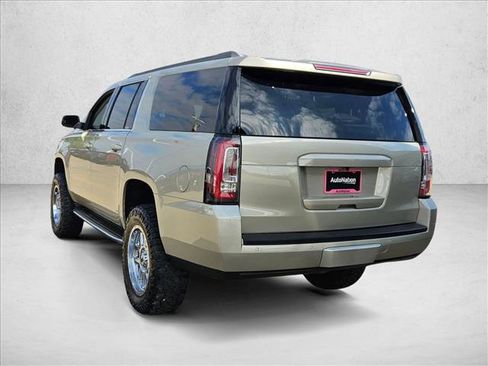 Used 2017 GMC Yukon XL SLT image 7