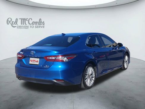 Used 2020 Toyota Camry XLE image 5