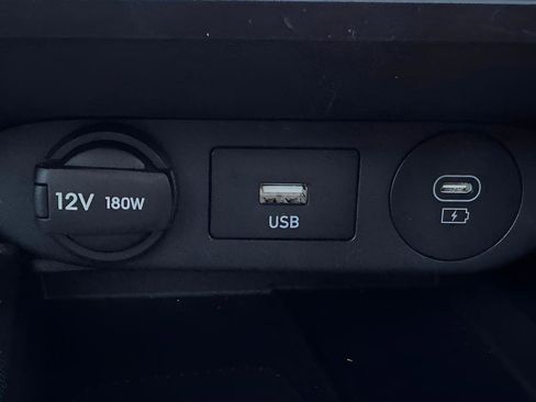 Used 2025 Hyundai Elantra Sport FWD image 31