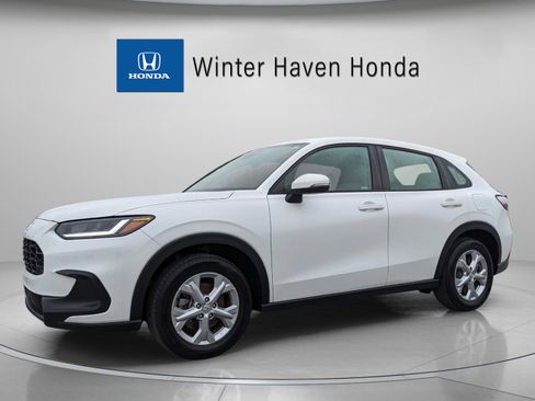 Used 2023 Honda HR-V LX image 2