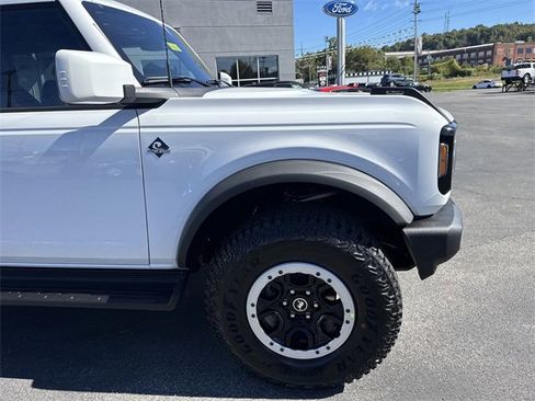 New 2025 Ford Bronco Outer Banks w/ Sasquatch Package image 2