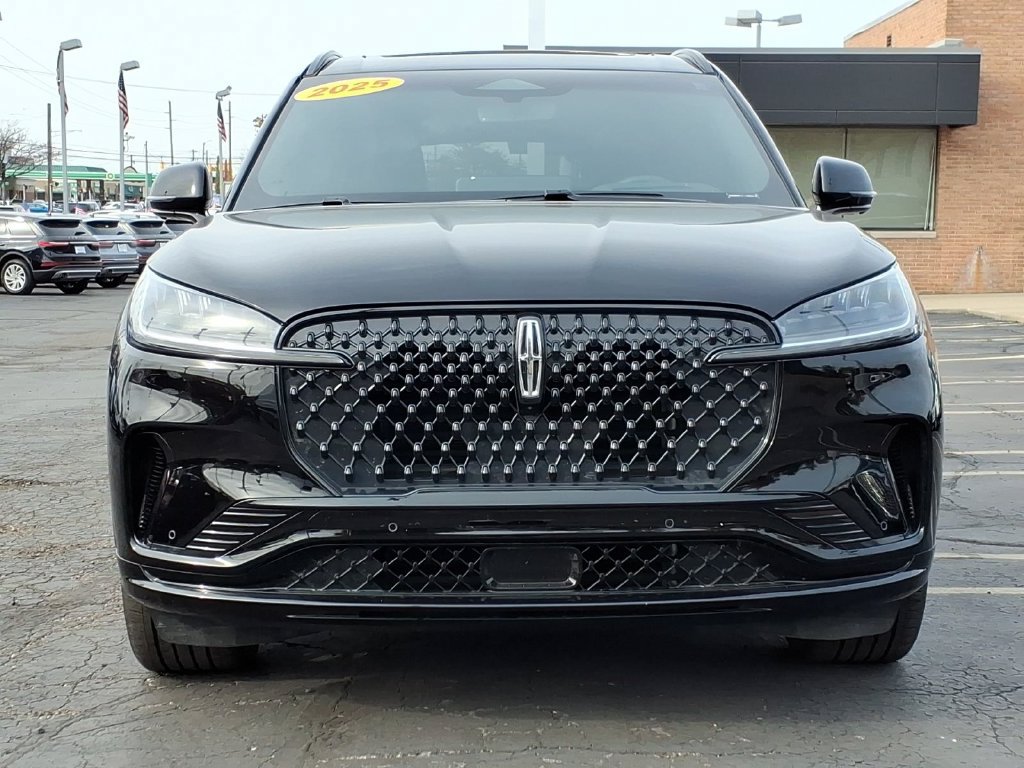 Used 2025 Lincoln Aviator Reserve w/ Jet Appearance Package AWD/4WD image 2