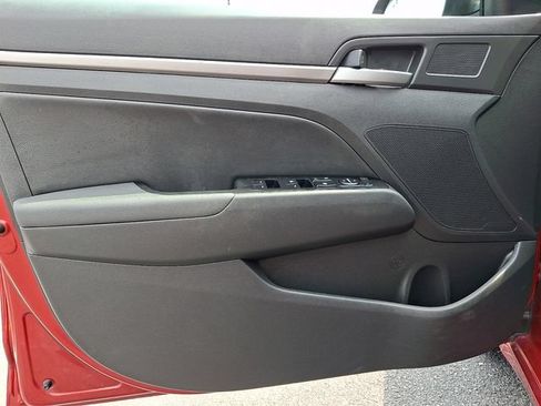 Used 2017 Hyundai Elantra Limited FWD image 12