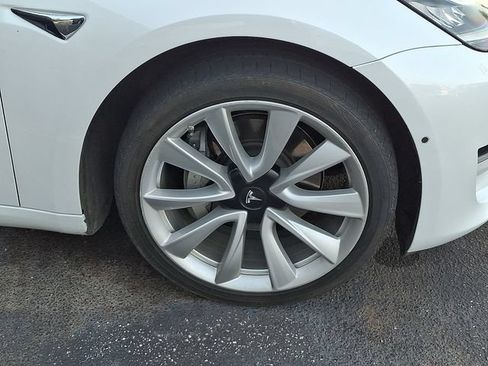 Used 2019 Tesla Model 3 Mid Range RWD image 4