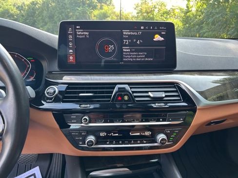 Used 2022 BMW 530i xDrive w/ Premium Package image 23