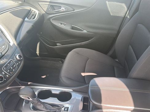 Used 2023 Chevrolet Malibu LT FWD image 16