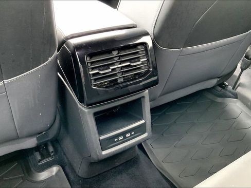 Used 2023 Volkswagen ID.4 Pro RWD image 30